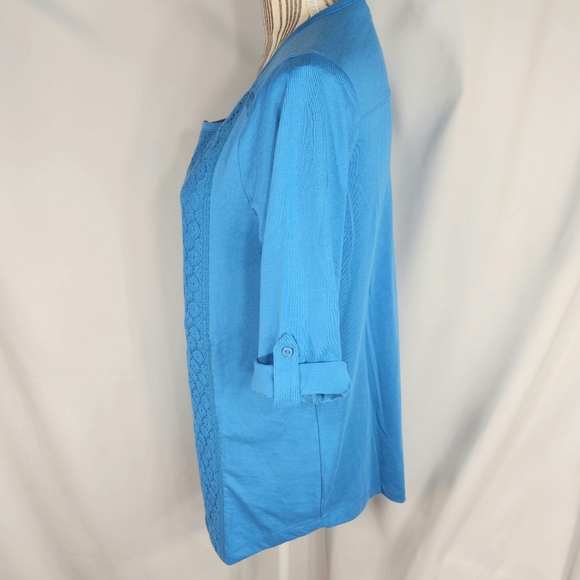 American Sweetheart NWOT Blue Lace & Partial Button Tab Sleeve Top Size Medium - Picture 3 of 8